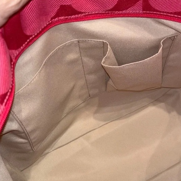 Coach LIKE NEW! Kyra Daisy Hot Pink Tote with Floral Accent Daisy Hangtag - Picture 12 of 14